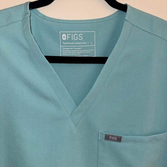 Figs Catarina One Pocket Scrub Top Size Large Fresh Aqua Rare Limited Edition - Picture 3 of 6